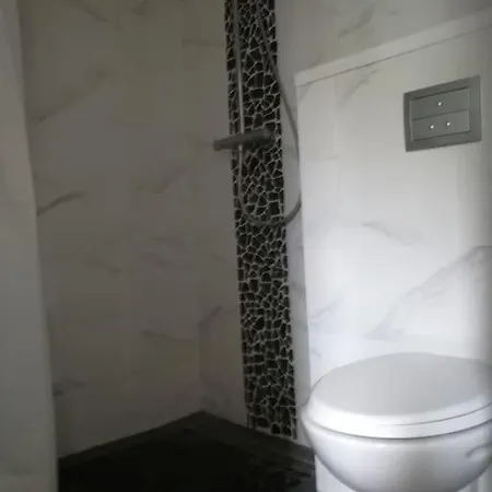 D'hotes Climatise Флуарак