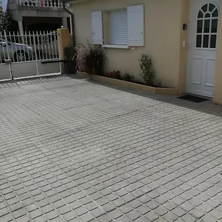 D'hotes Climatise Апартаменты *